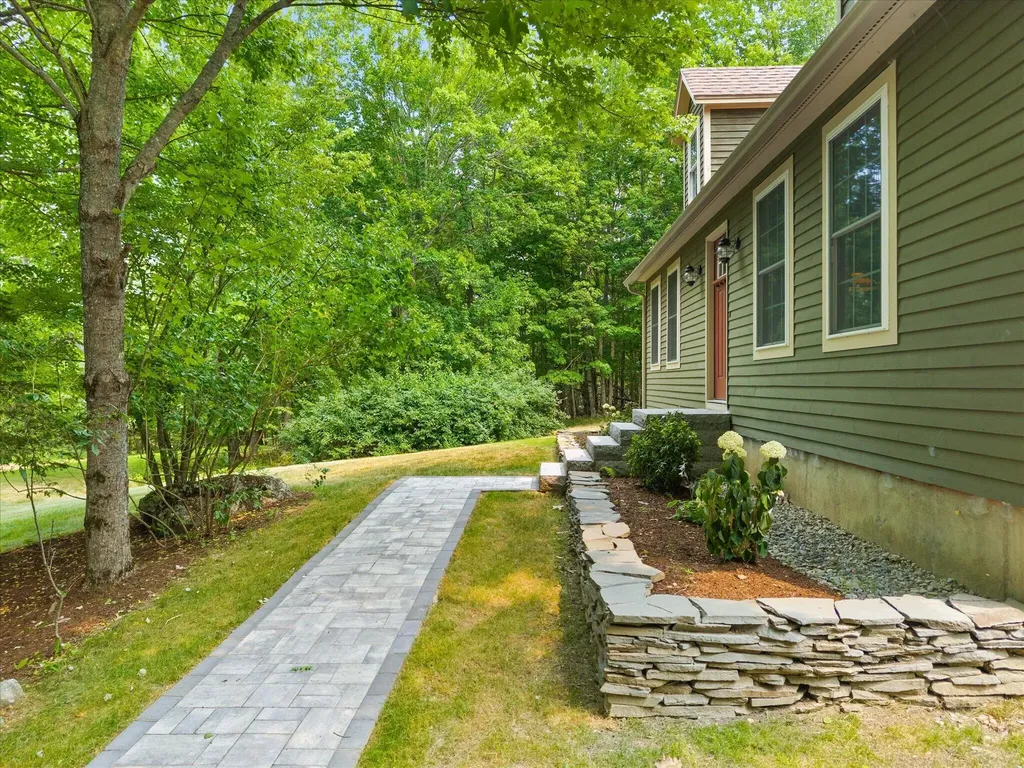 509 Wiswell Road Holden ME 04429