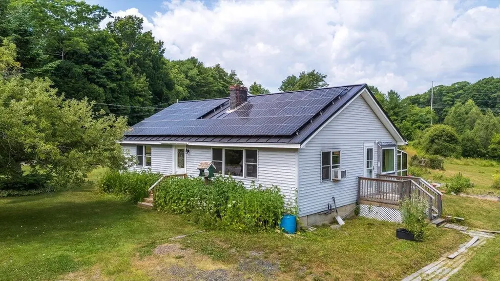 689 West Street Rockport ME 04856