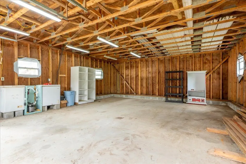 689 West Street Rockport ME 04856