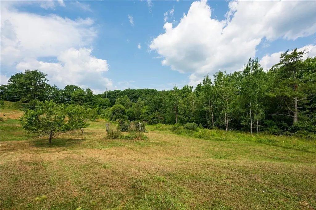 689 West Street Rockport ME 04856