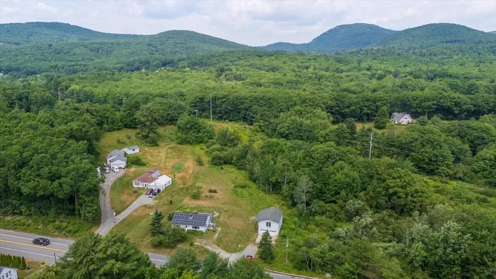 689 West Street Rockport ME 04856