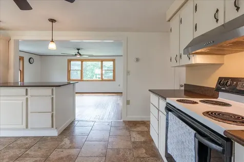 689 West Street Rockport ME 04856