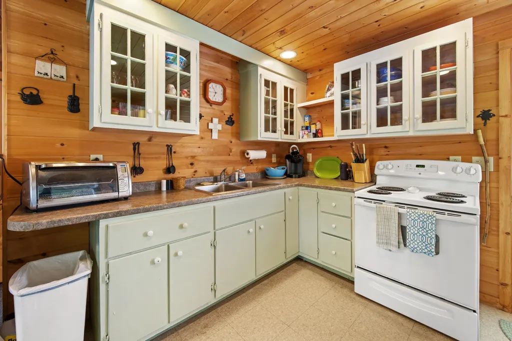 23 Sweet Fern Way Orland ME 04472