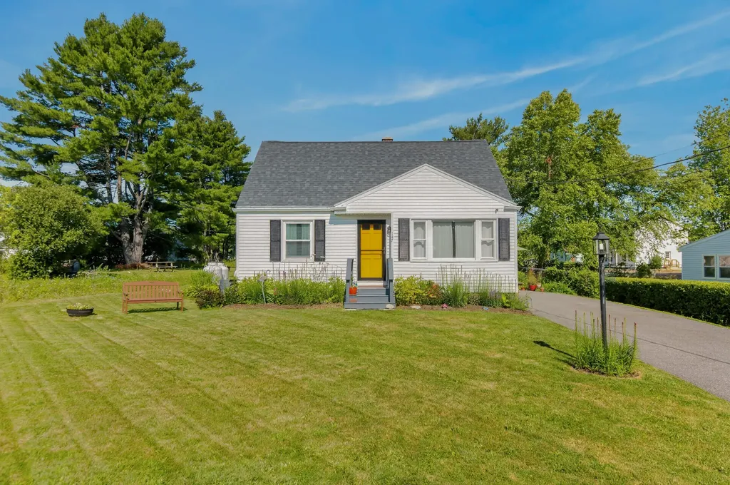 147 Rowe Avenue Portland ME 04102