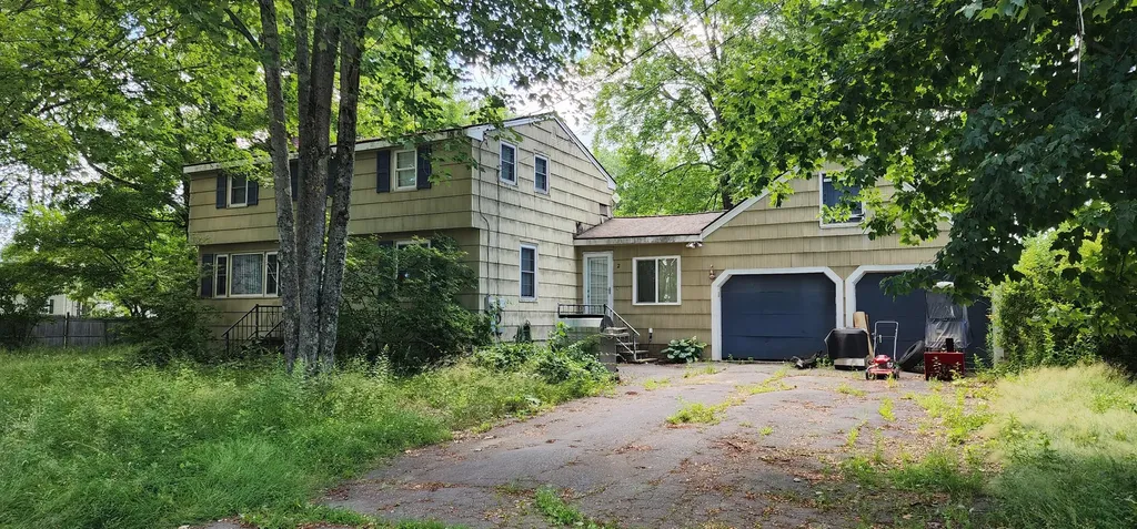 2 Pilgrim Road Westbrook ME 04092