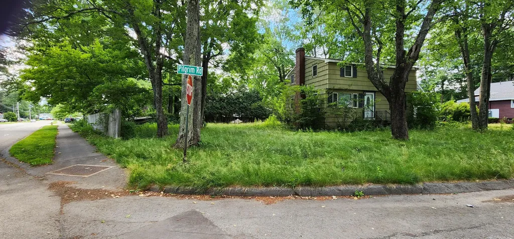 2 Pilgrim Road Westbrook ME 04092