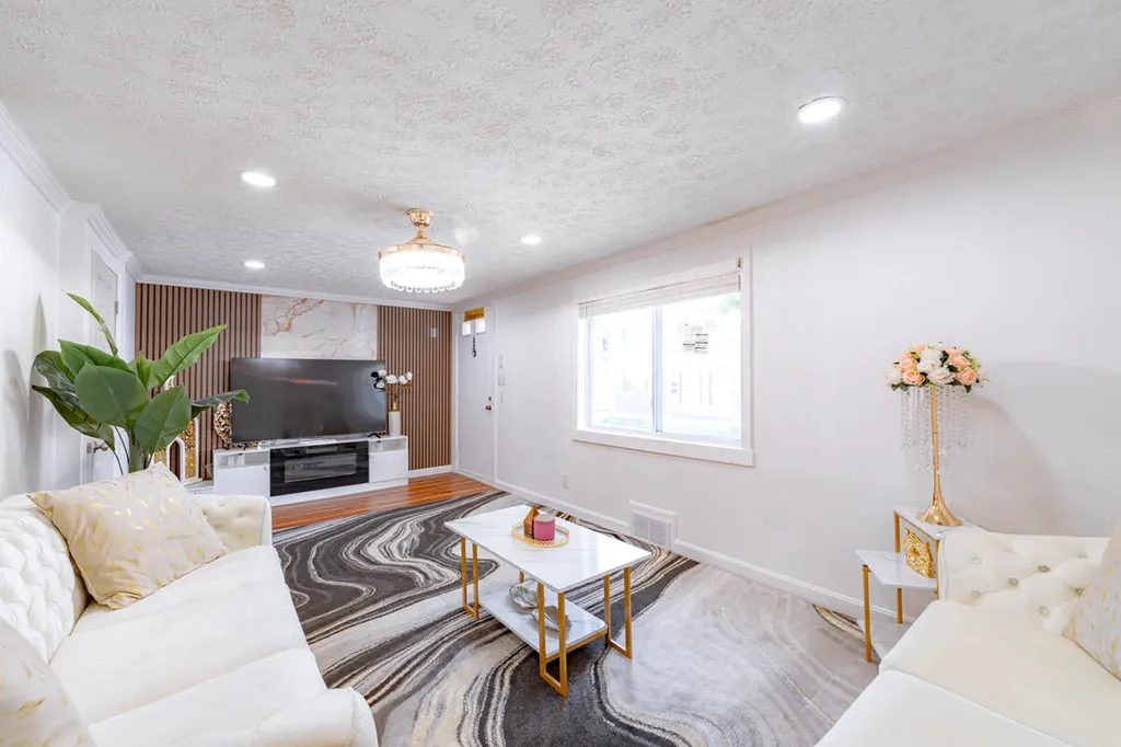 25 Green Street Saco ME 04072