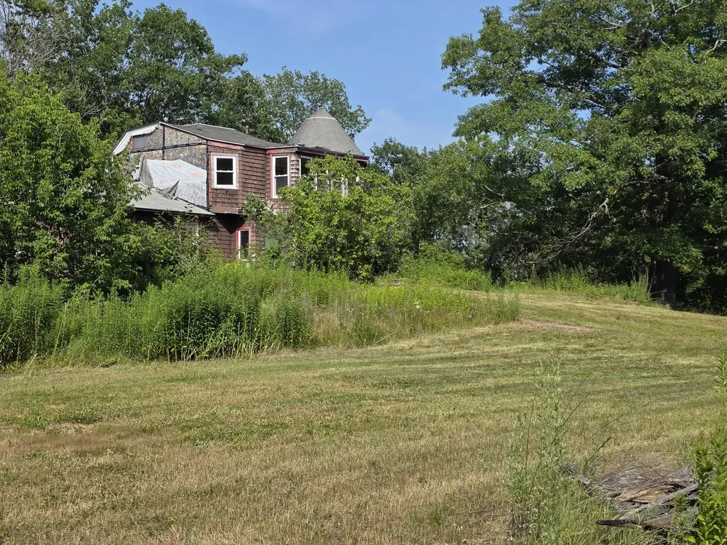 1040 Ocean Avenue Portland ME 04103