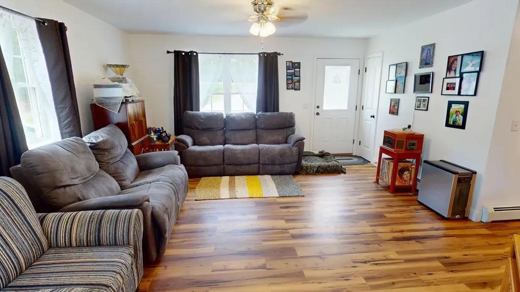 4360 Bennoch Road Alton ME 04468