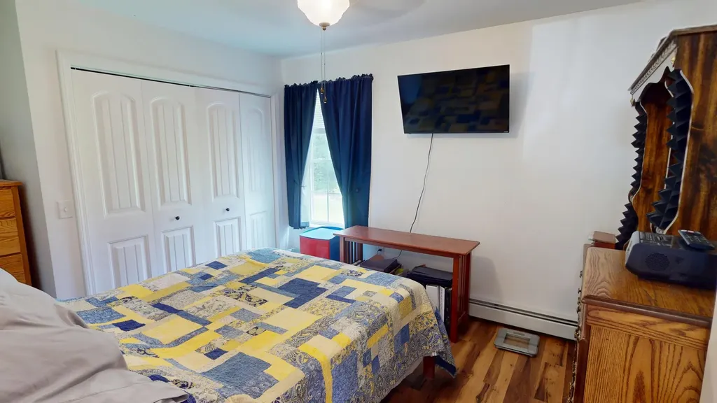 4360 Bennoch Road Alton ME 04468