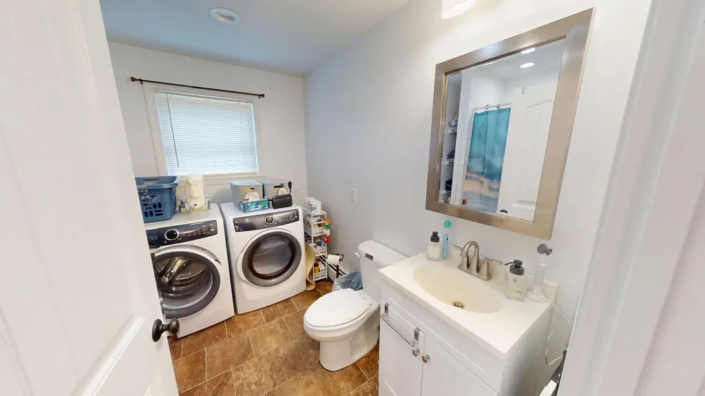 4360 Bennoch Road Alton ME 04468