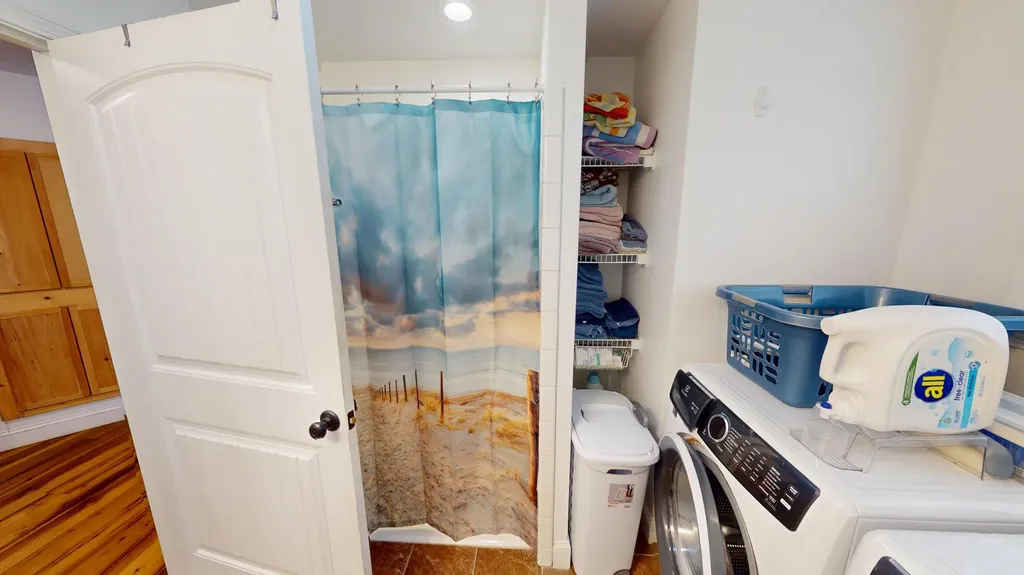 4360 Bennoch Road Alton ME 04468