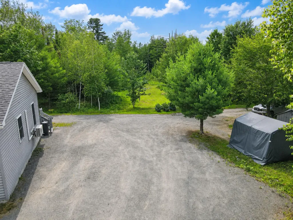4360 Bennoch Road Alton ME 04468