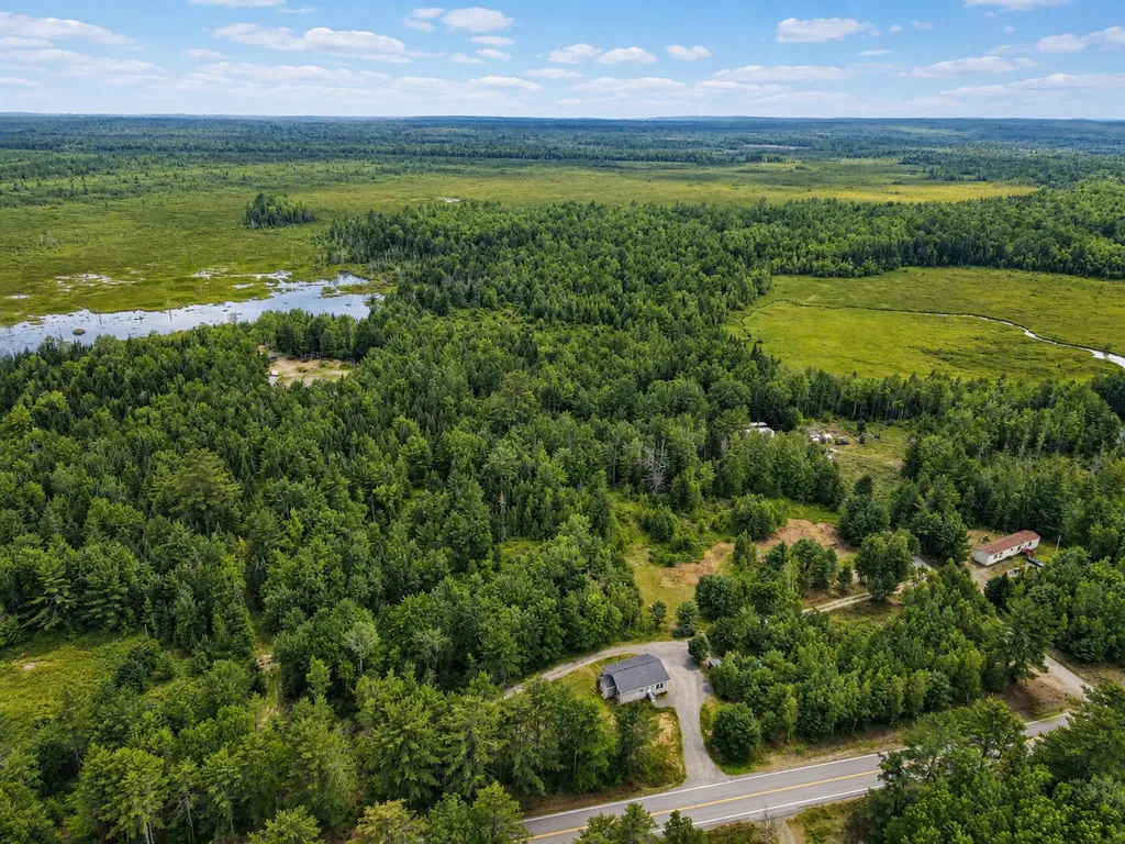 4360 Bennoch Road Alton ME 04468