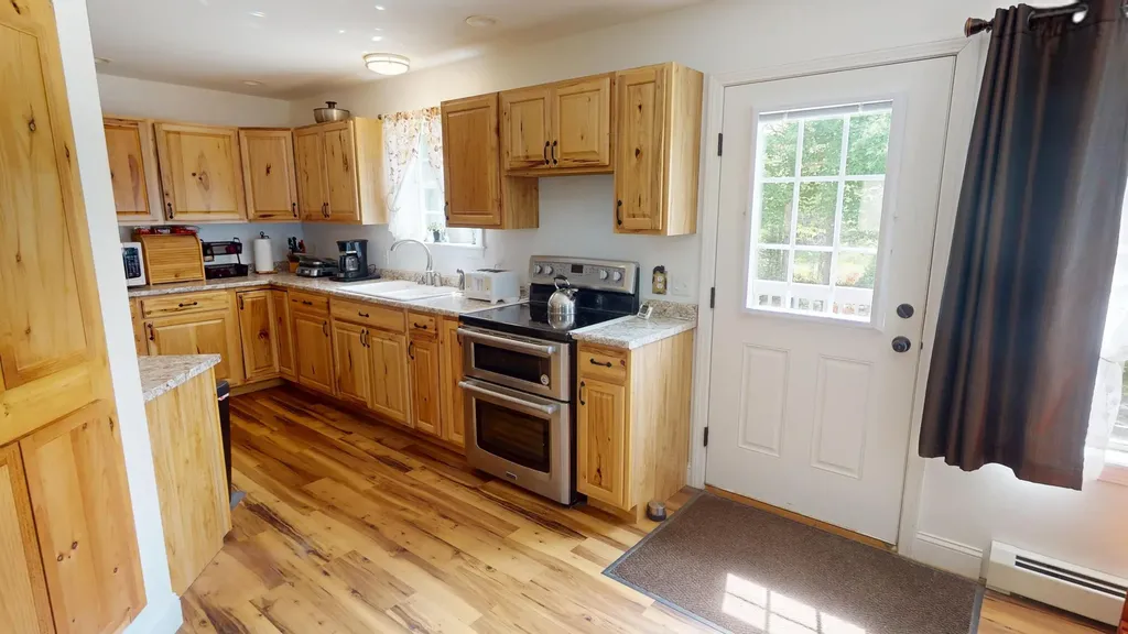 4360 Bennoch Road Alton ME 04468
