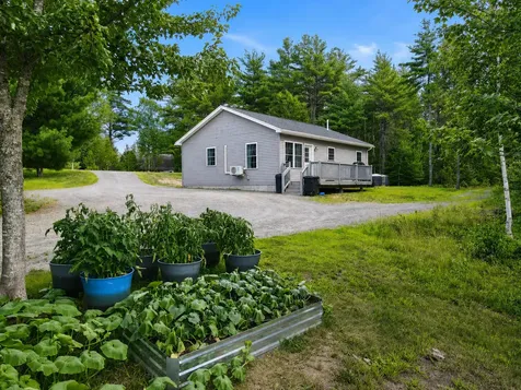 4360 Bennoch Road Alton ME 04468