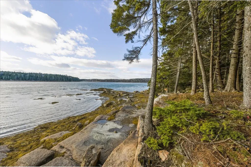 M3-2A Oceanville Road Stonington ME 04681