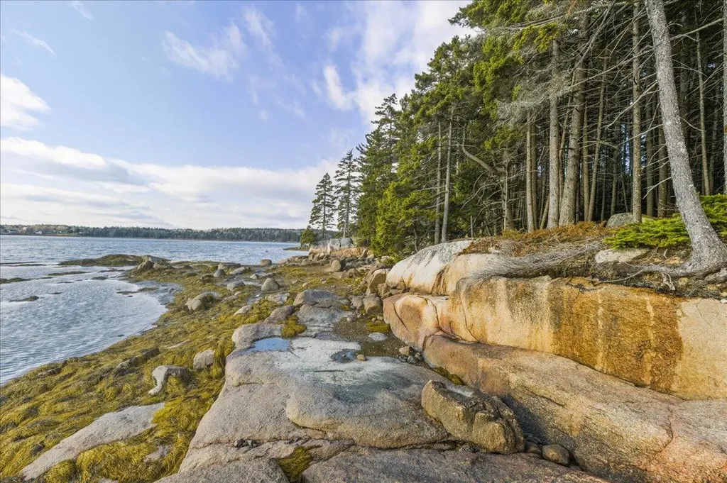 M3-2A Oceanville Road Stonington ME 04681