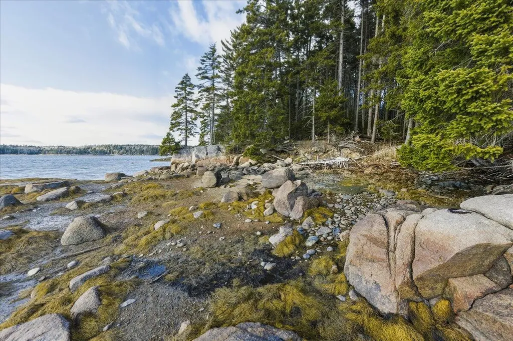 M3-2A Oceanville Road Stonington ME 04681