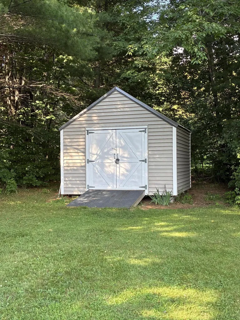 1 Karen Street Palmyra ME 04965