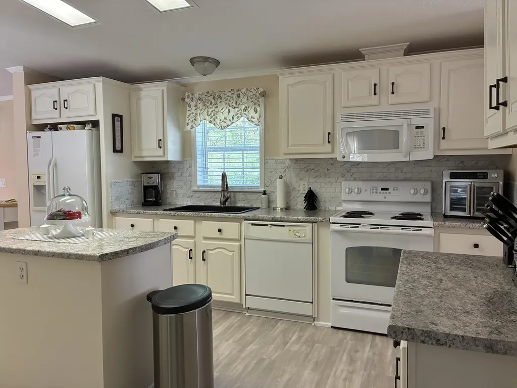 1 Karen Street Palmyra ME 04965