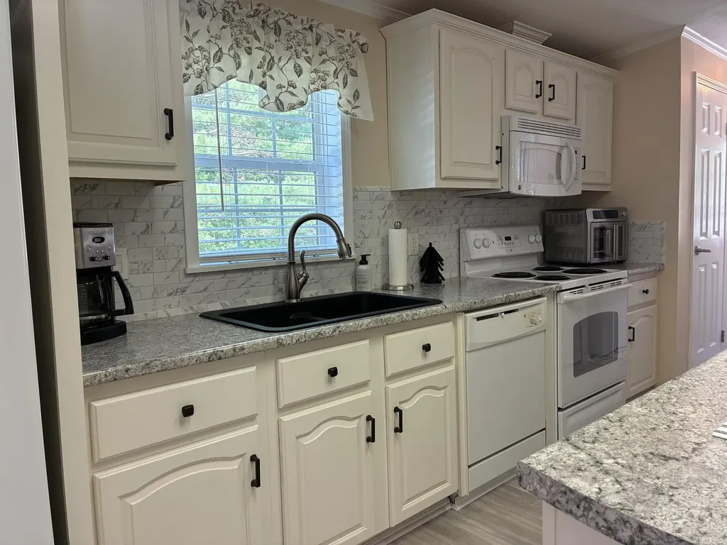 1 Karen Street Palmyra ME 04965