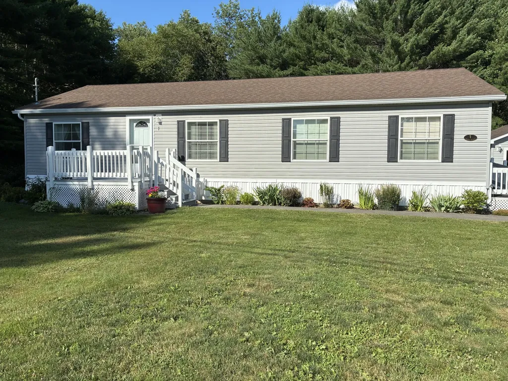 1 Karen Street Palmyra ME 04965