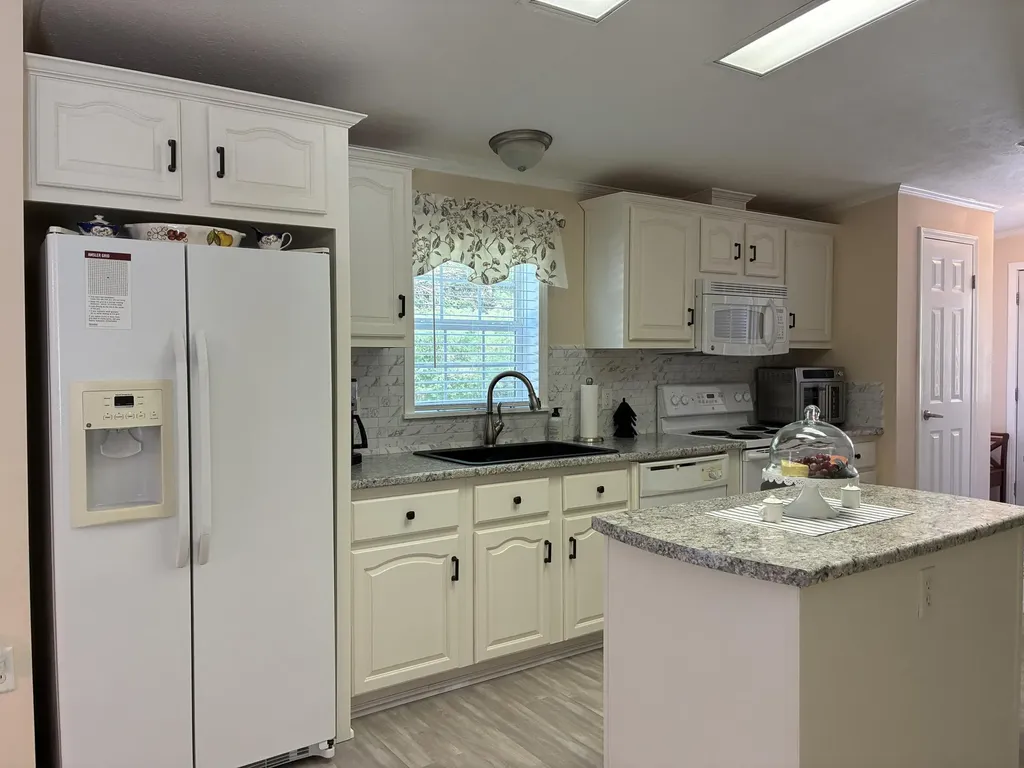 1 Karen Street Palmyra ME 04965