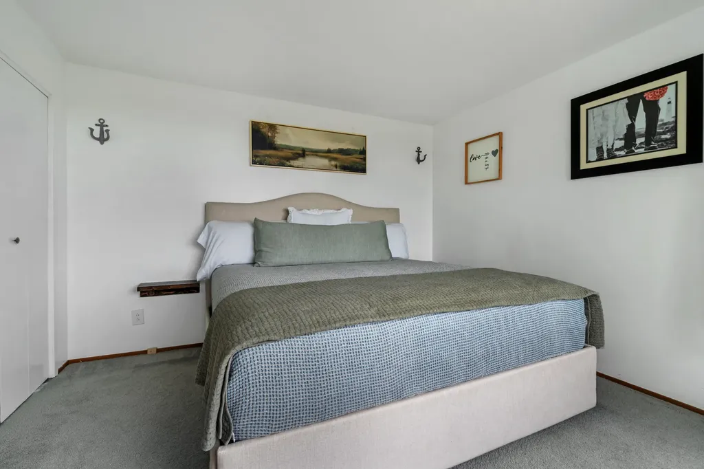 29 Valley Lane Sebago ME 04029