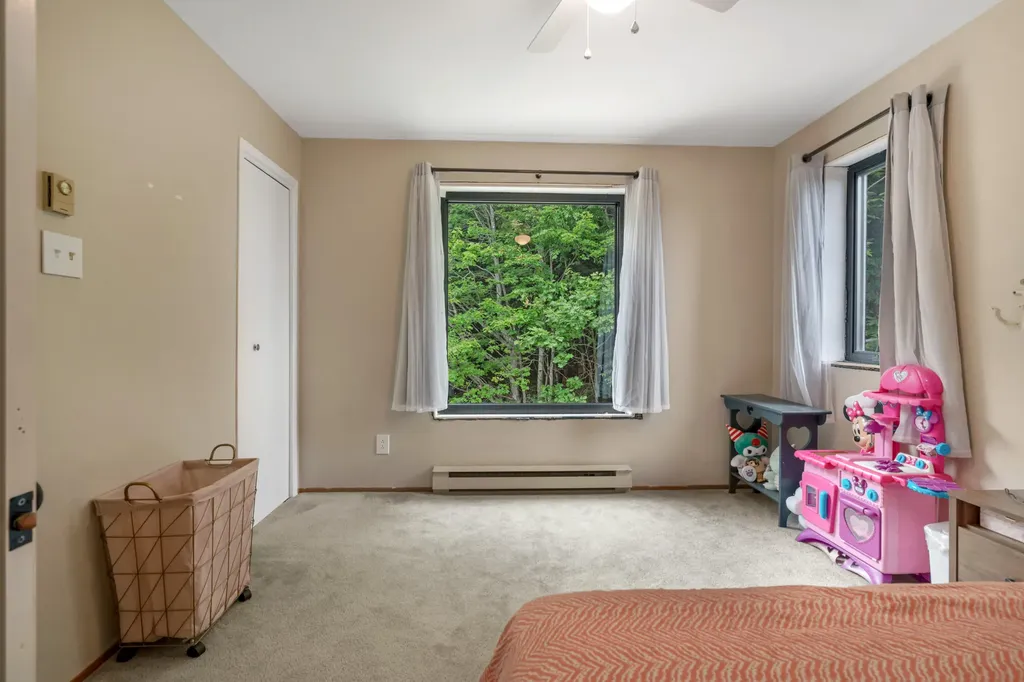 29 Valley Lane Sebago ME 04029