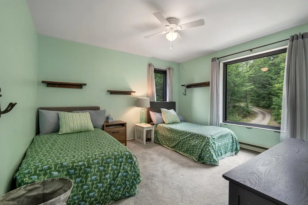 29 Valley Lane Sebago ME 04029
