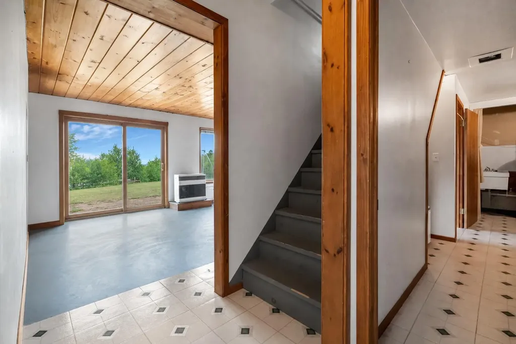 29 Valley Lane Sebago ME 04029