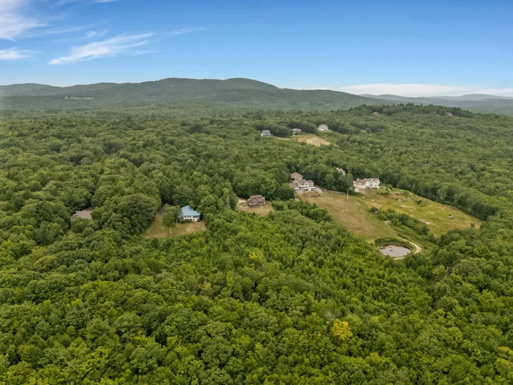 29 Valley Lane Sebago ME 04029