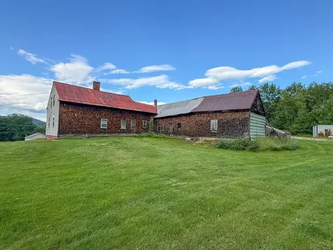 19 Knox Road Peru ME 04290