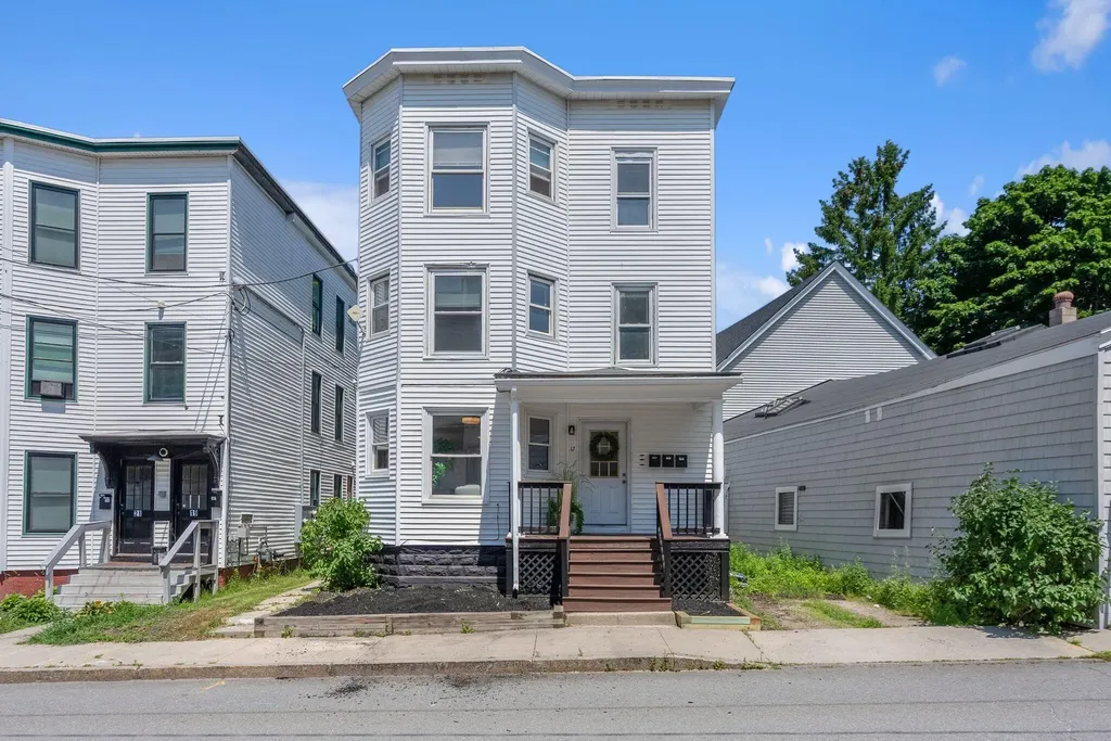 17 Boynton Street Portland ME 04102
