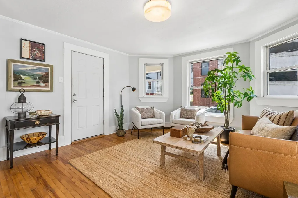 17 Boynton Street Portland ME 04102