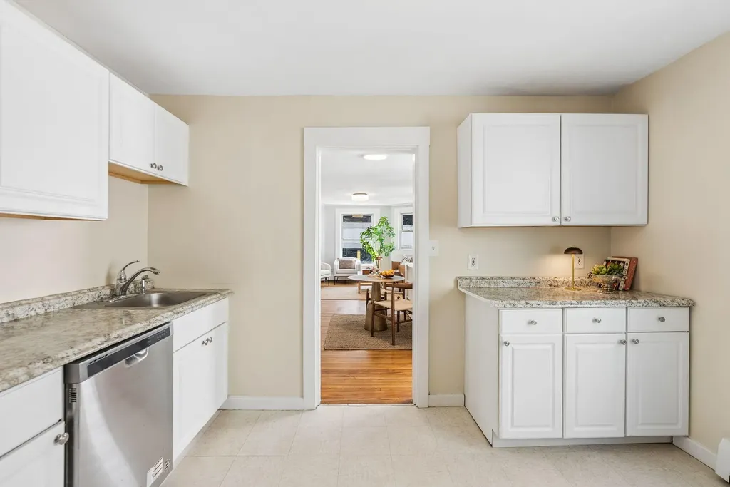 17 Boynton Street Portland ME 04102