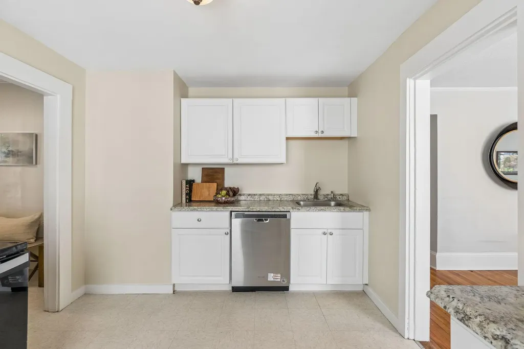 17 Boynton Street Portland ME 04102
