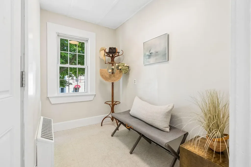 17 Boynton Street Portland ME 04102