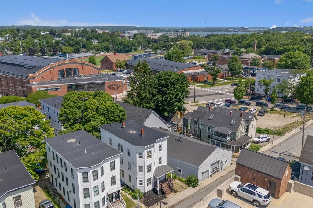 17 Boynton Street Portland ME 04102