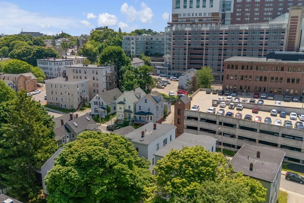 17 Boynton Street Portland ME 04102