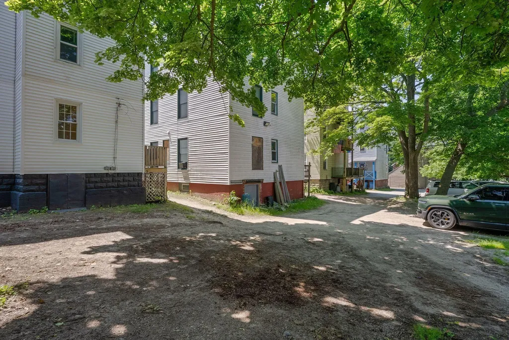 17 Boynton Street Portland ME 04102