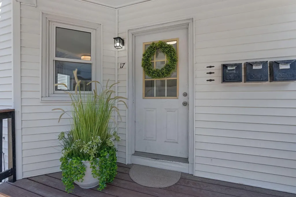 17 Boynton Street Portland ME 04102