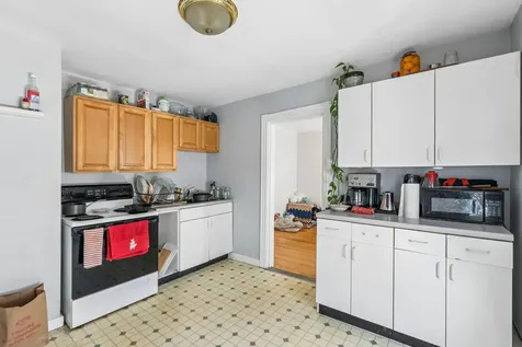 17 Boynton Street Portland ME 04102