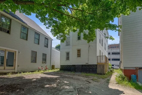 17 Boynton Street Portland ME 04102