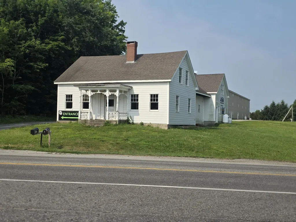 1642 Atlantic Highway Warren ME 04864