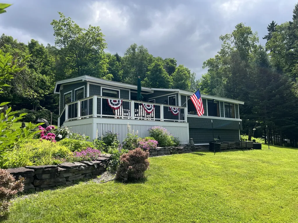 Rangeley ME, 2 Lynn Way