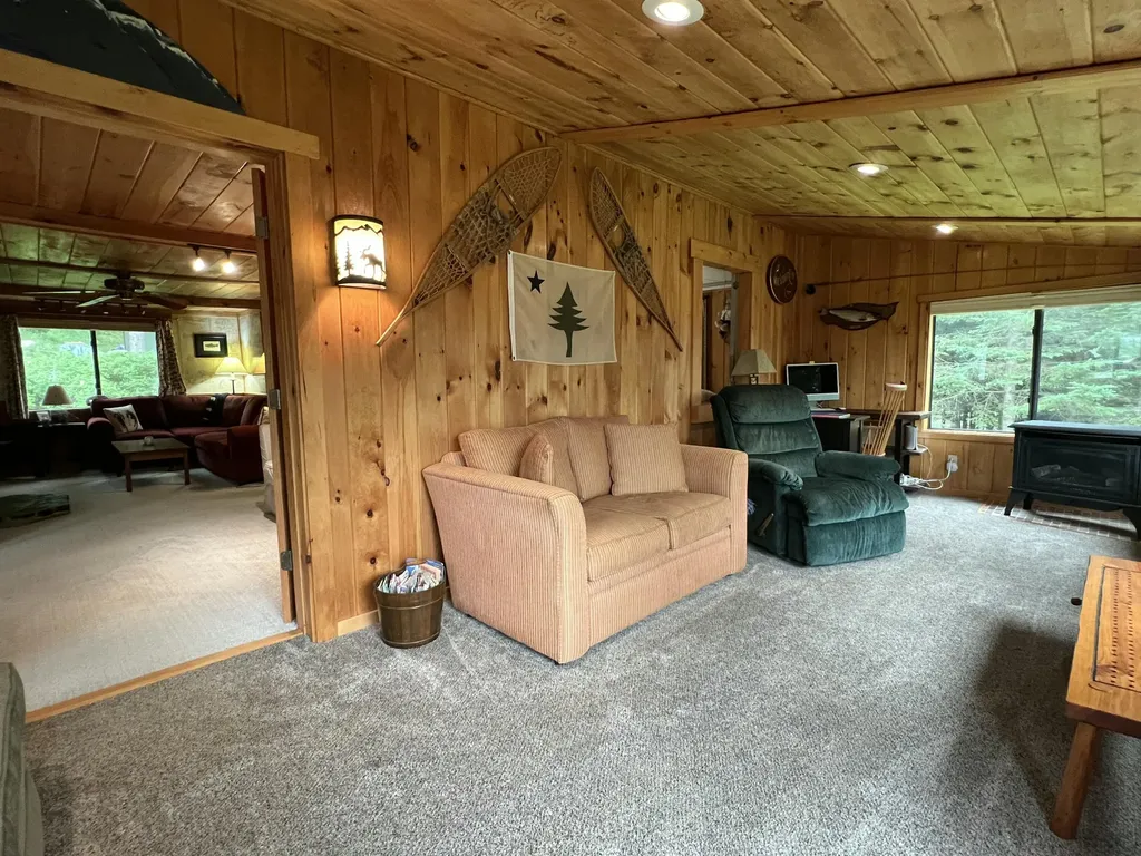 2 Lynn Way Rangeley ME 04970
