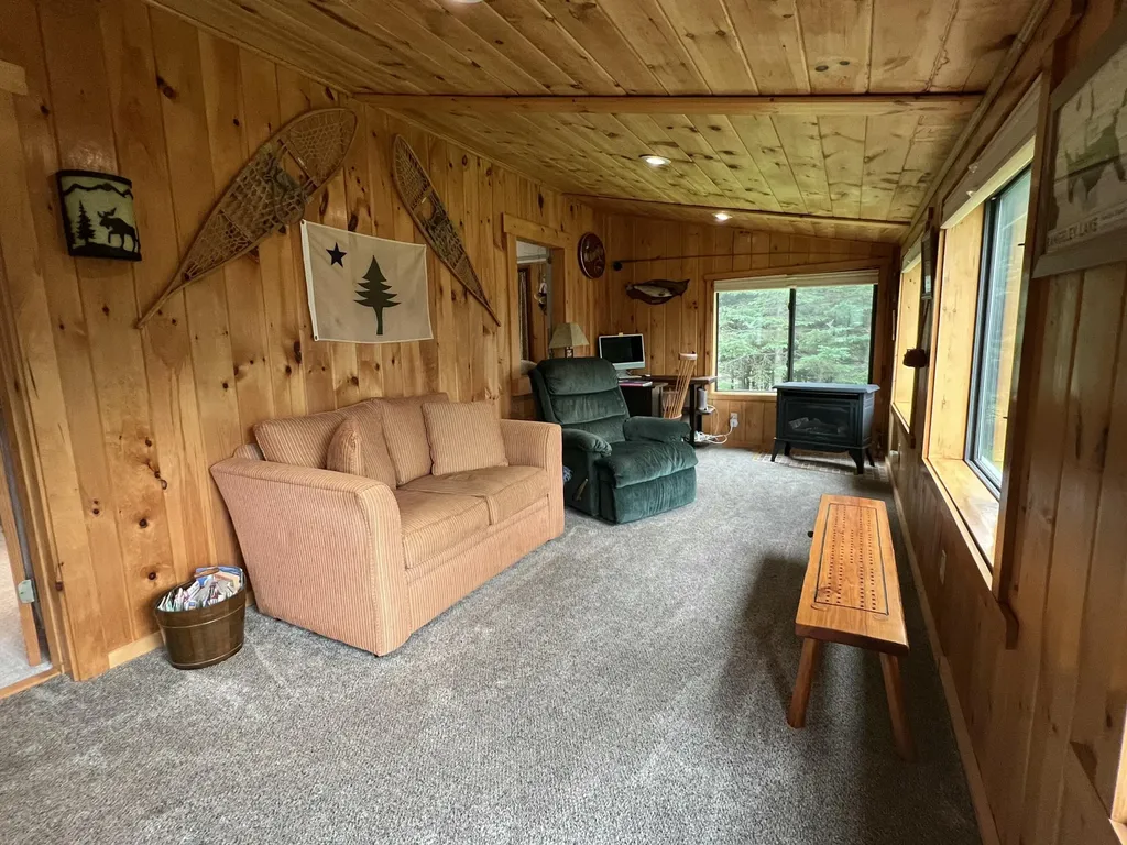 2 Lynn Way Rangeley ME 04970