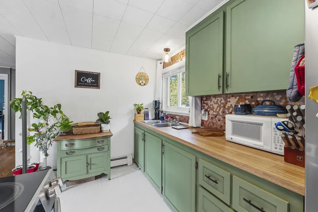 44 King Road Lisbon ME 04250
